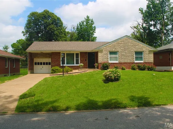 1209 Longridge Dr, Saint Louis, MO 63137