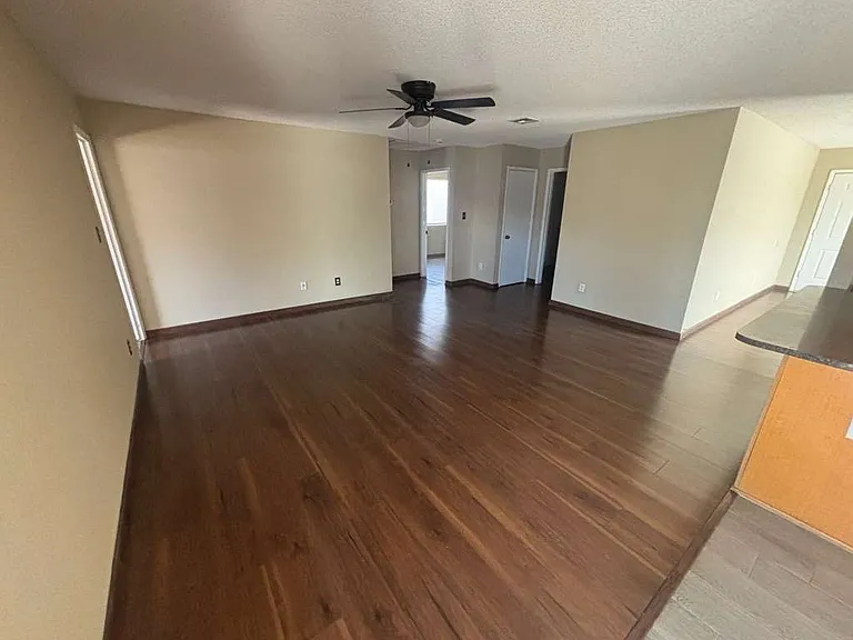 730 W Patricia St — Photo 5