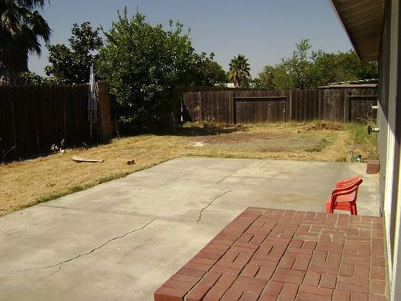 2nd image of 546 Silver Dr
