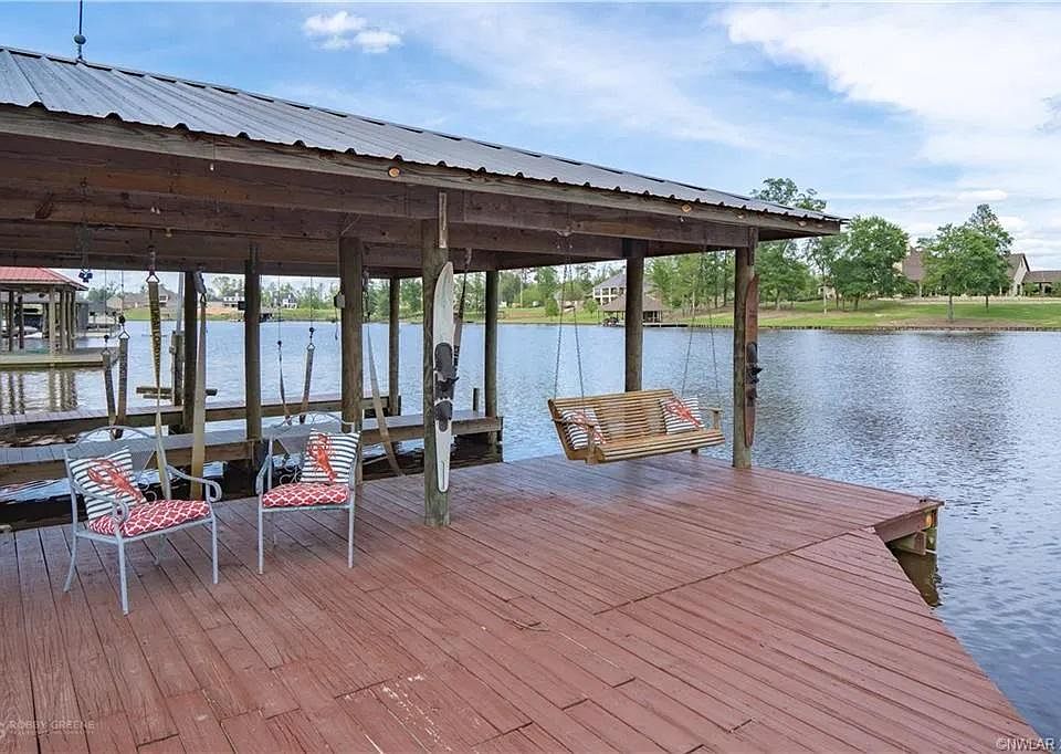 1211 Bay Ridge Dr, Benton, LA 71006