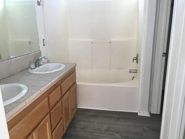 10453 Tamarisk Ave — Photo 6