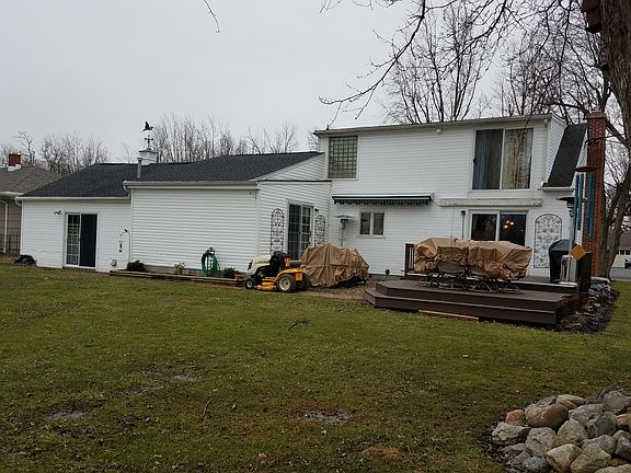 3rd image of 9570 Hartwig Dr