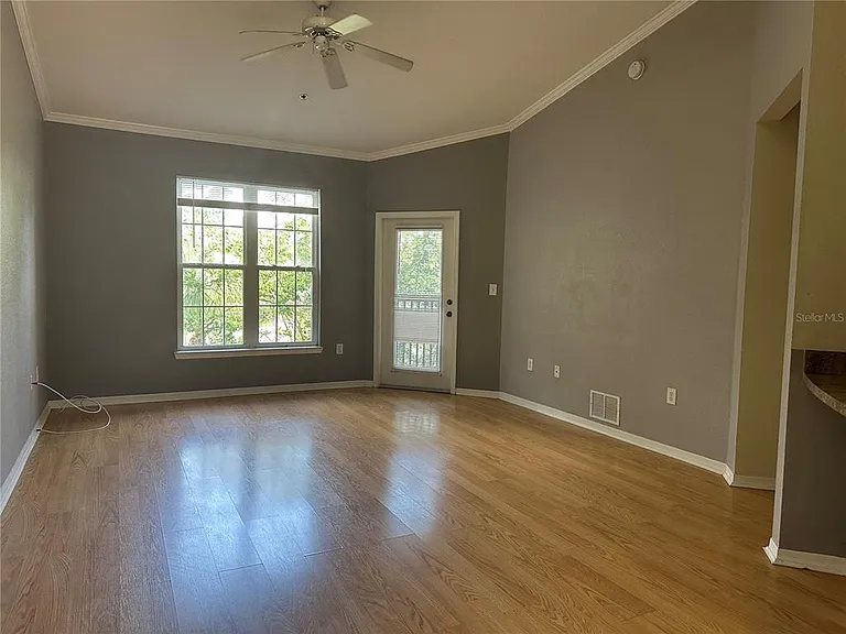 10021 Courtney Palms Blvd #303 — Photo 11