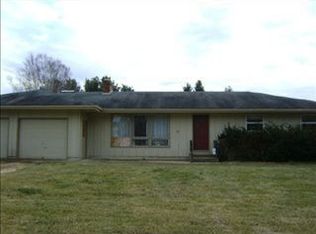 9977 E Flagg Rd, Rochelle, IL 61068