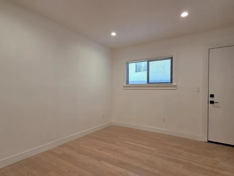 5163 El Rio Ave — Photo 4