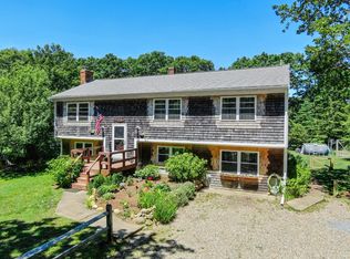 43 Pin Oak Cir, West Tisbury, MA 02575
