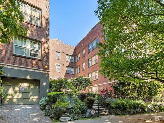 2nd image of 124 Warren Ave N APT 211