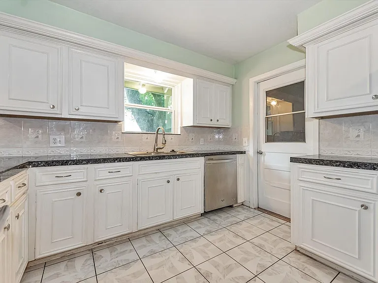 7119 Bellaire Blvd — Photo 10