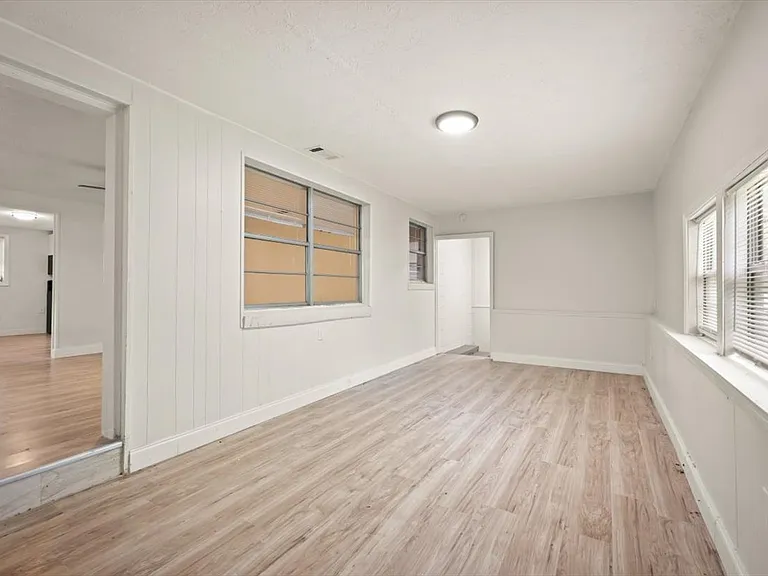 7903 New Kings Rd — Photo 25