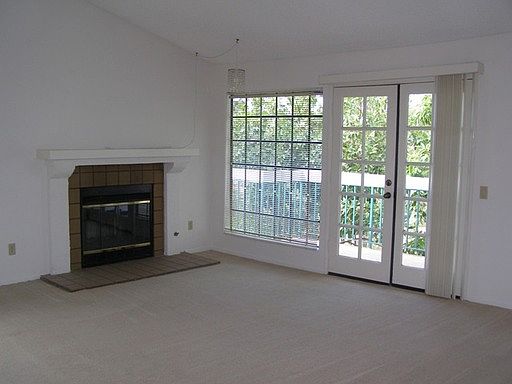 5th image of 16268 Avenida Venusto Unit E