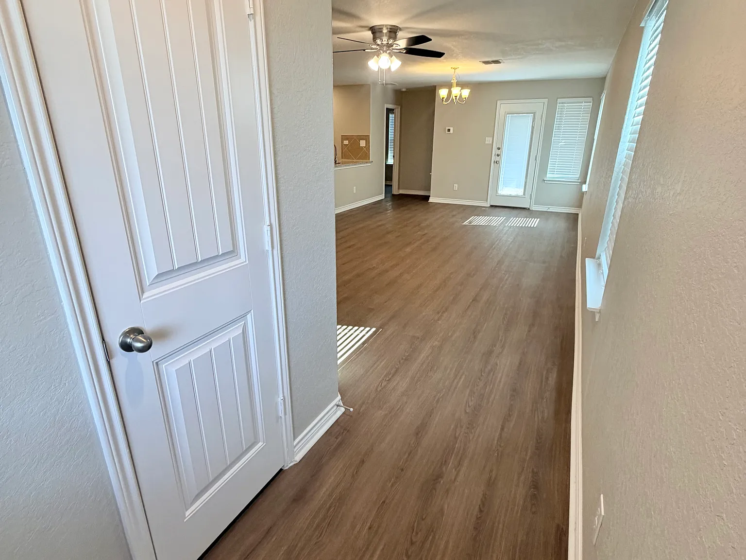 4 bed, 1400 sqft, $1,695 — Photo 3