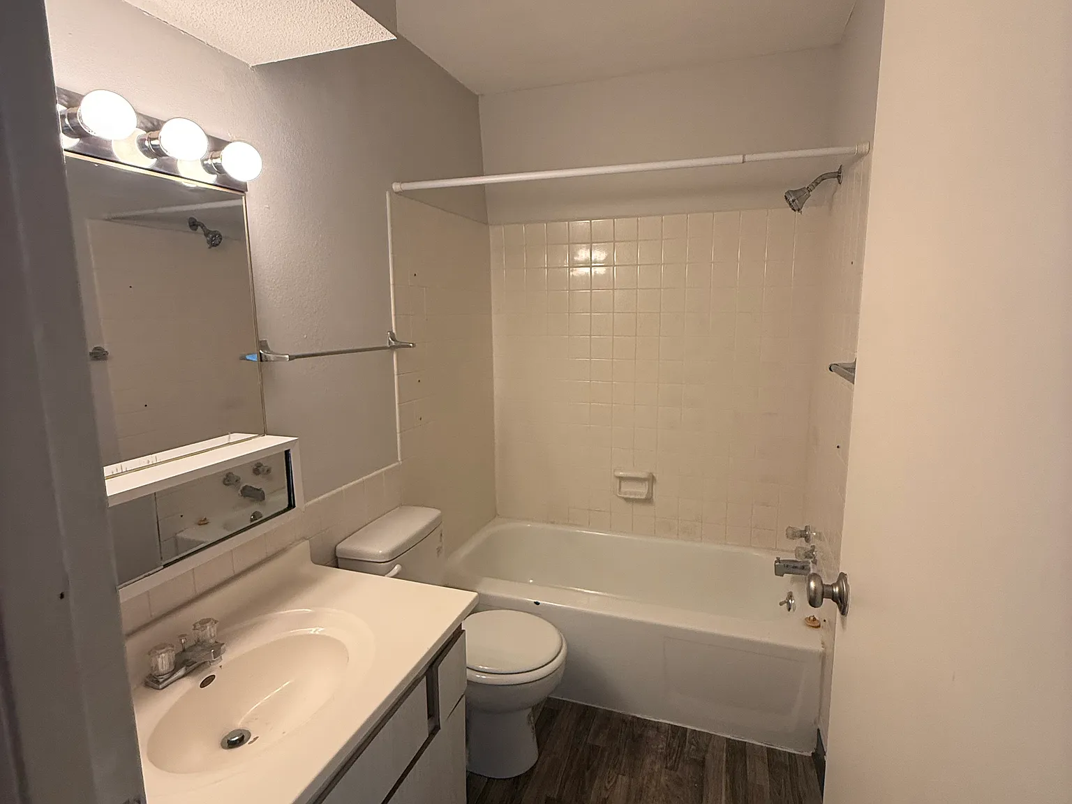 1 bed, 700 sqft, $700 — Photo 3