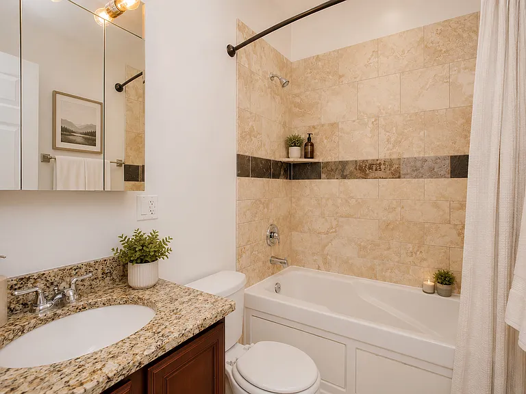 6150 N Ravenswood Ave #4 — Photo 12