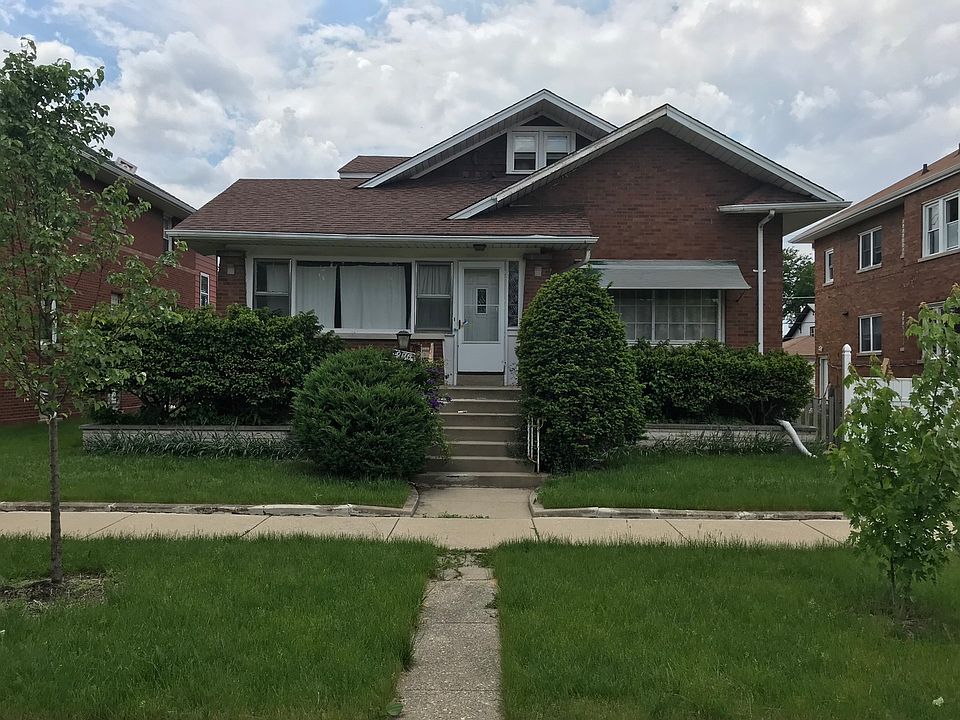 1st image of 906 N 16th Ave
