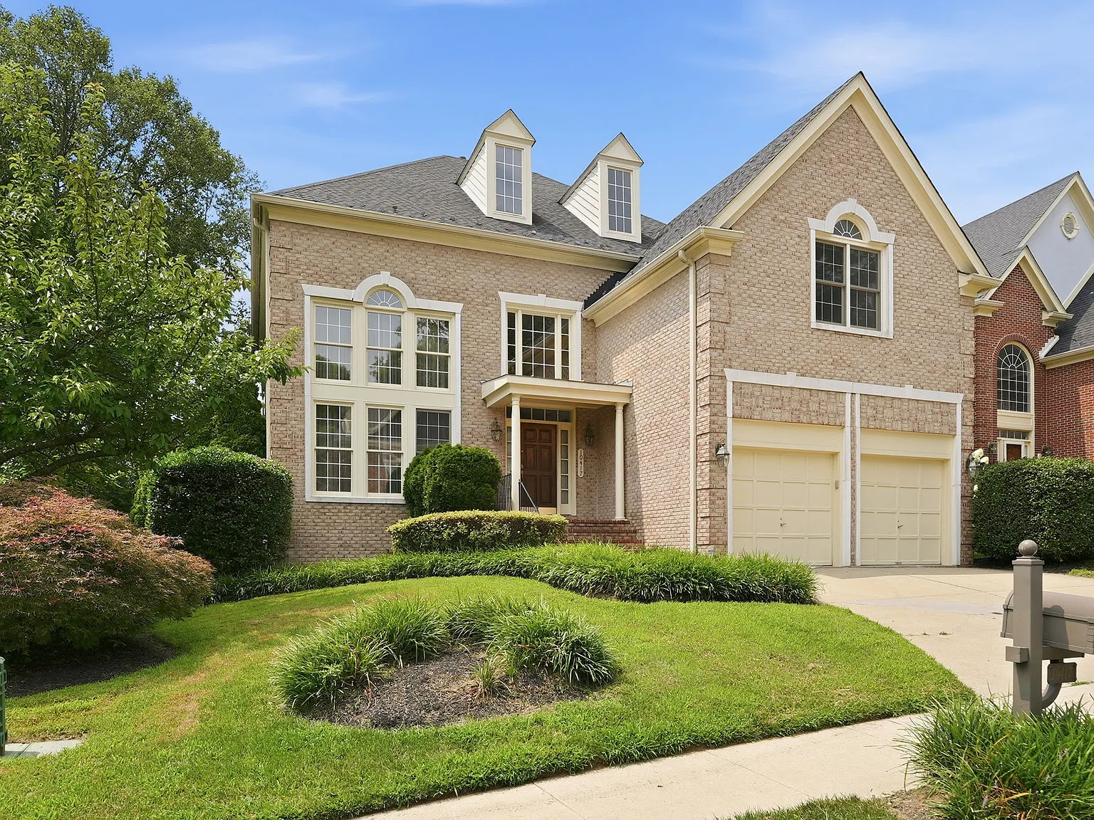 5 bed, 4.5 bath, 6000 sqft, $6,750 — Photo 2
