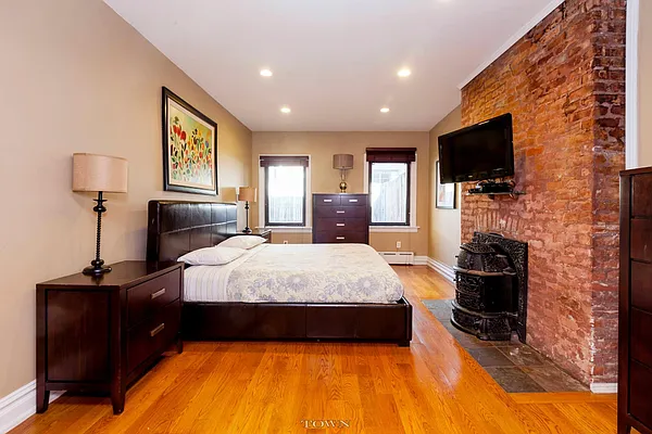 Rented by Town Residential | media 3