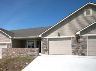 15634 Landauer Cir, Basehor, KS 66007