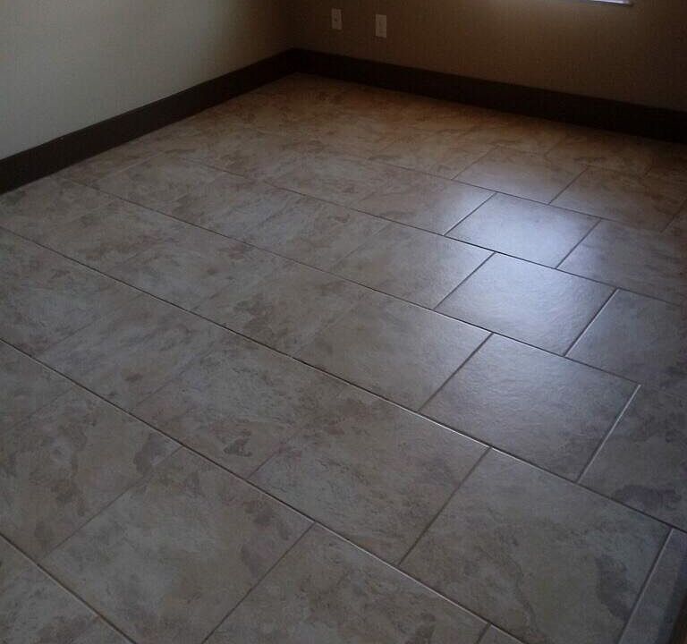 2nd image of 903 Hampton Ln Unit A