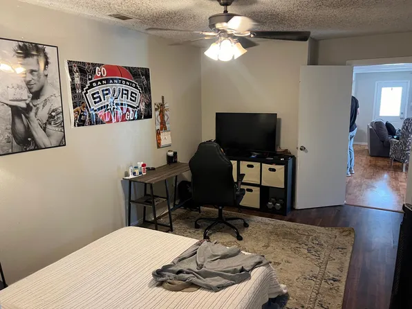 3215 30th St, Lubbock, TX 79410