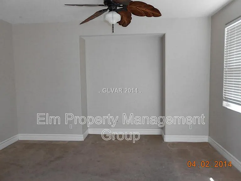 9795 Waukegan Ave — Photo 4