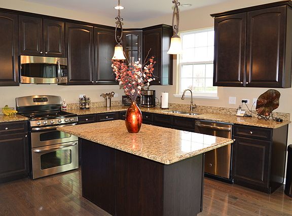 3rd image of 179 Easton Dr