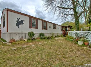 4206 Four Oaks Dr, Elmendorf, TX 78112