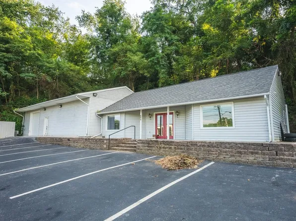 690 N Franklin St #&-24, Christiansburg, VA 24073