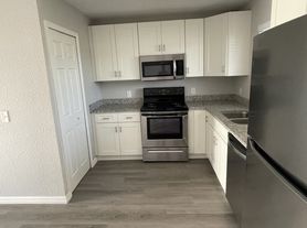 1702 Recker Hwy