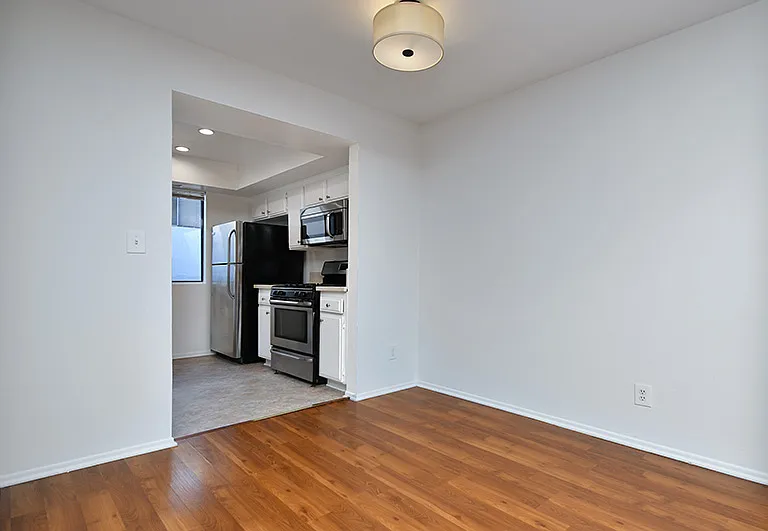 4235 Whitsett Ave #105 — Photo 16