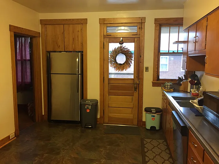 817 E End Ave #2 — Photo 6