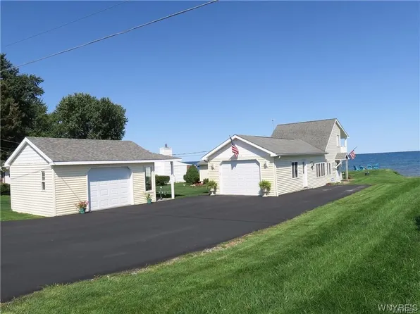 9555 Somerset Dr, Barker, NY 14012