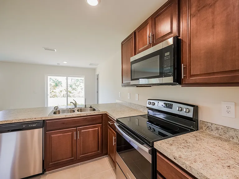 2815 52nd St W — Photo 10