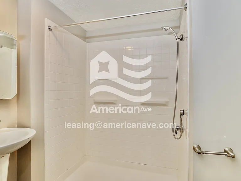 1493149_013_wm_-_bathroom_13427570.jpg