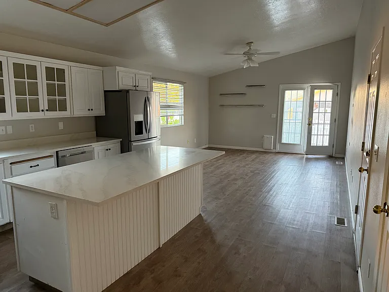 4609 W Harvey Blvd — Photo 6