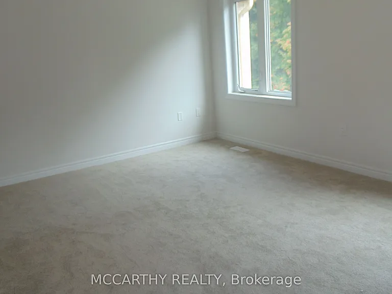 496 Black Cherry Cres — Photo 17