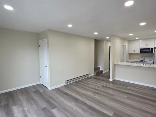 1995 Ascot Dr APT 4, Moraga, CA 94556