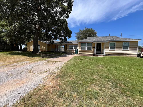 1225 Circle Dr Photo 1