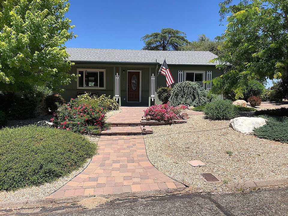 Paver walkway entrance