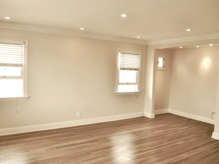 1352 1/2 S Masselin Ave — Photo 5