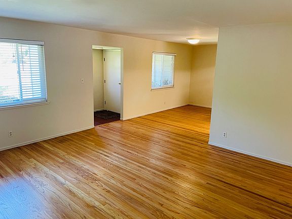 3rd image of 1726 Heron Ave