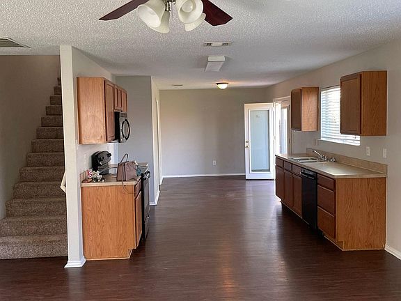 4th image of 4909 Thorn Hollow Dr