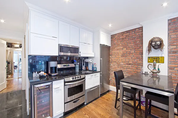 Rented by R New York | media 43