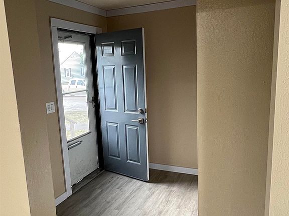 4th image of 502 5th Ave E