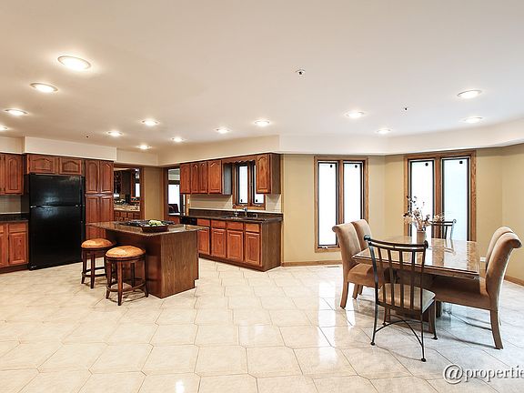 Kitchen / Breakfast Room