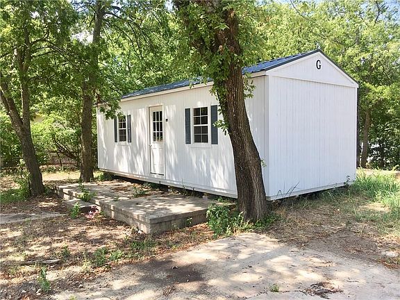 4th image of 130 Manson St