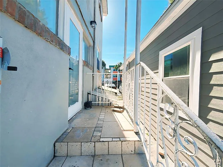 401 E Columbus Dr #3 — Photo 8