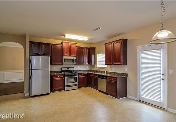 005-Kitchen-2319100-medium