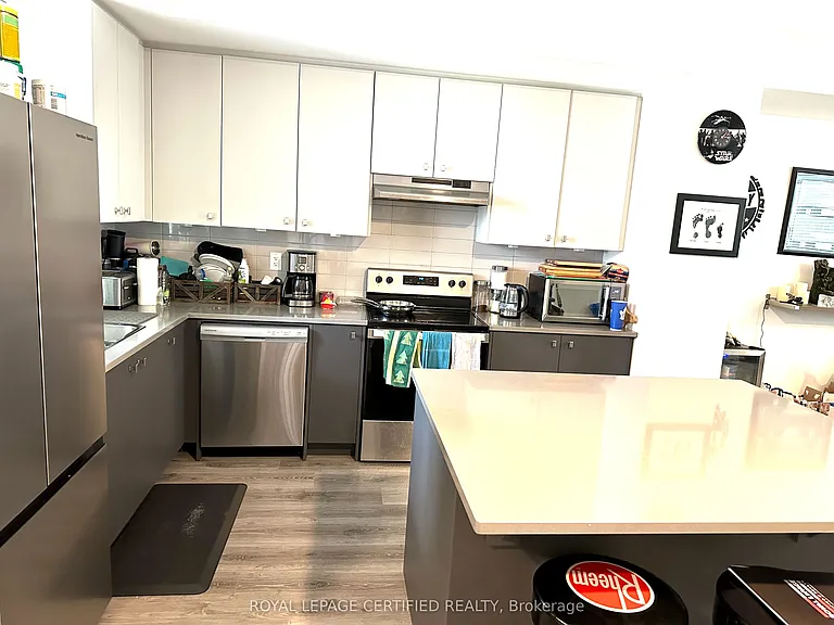 14 Ambereen Pl — Photo 8