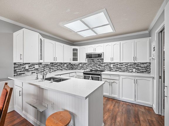 4th image of 32925 Maclure Rd #2