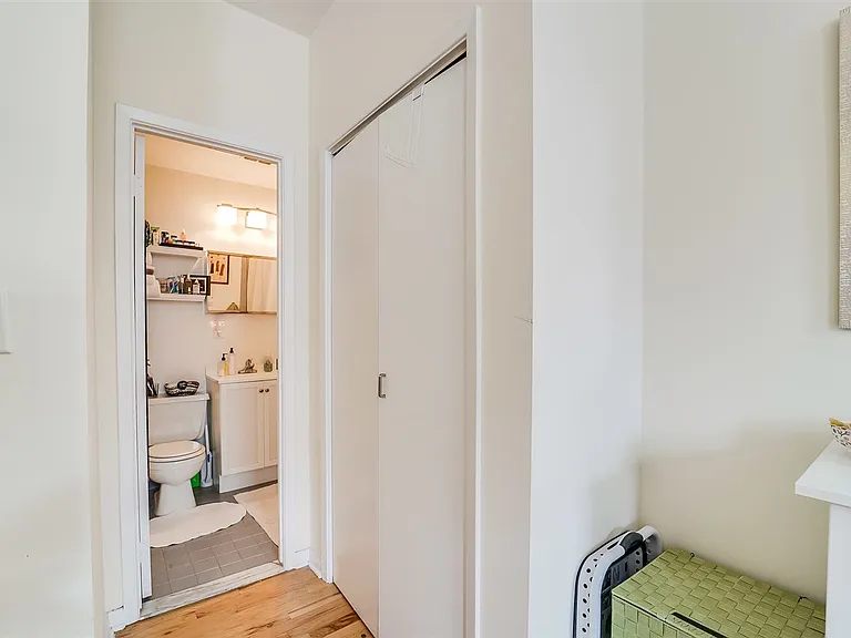 341 Monmouth St #305 — Photo 8